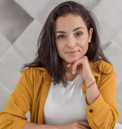 <em><strong>Isabella R.</strong></em>